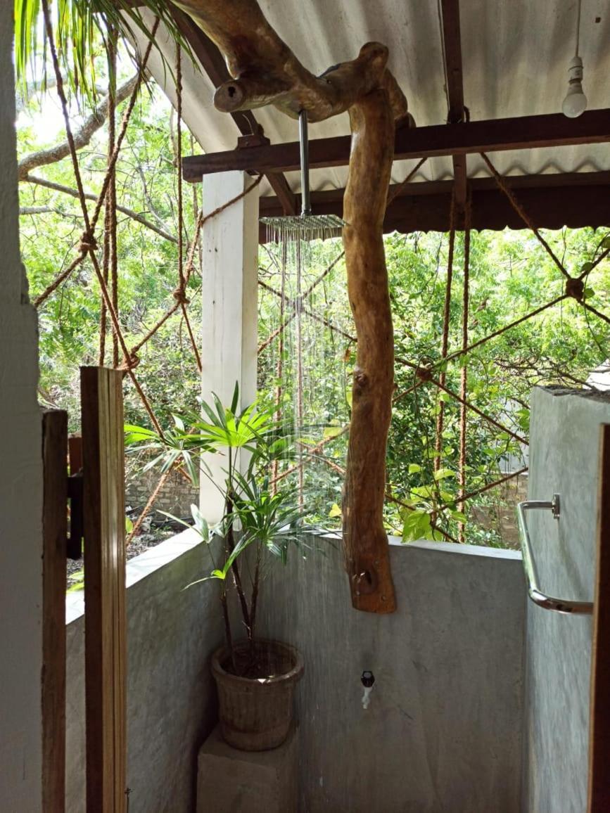 Waypoint Arugam Bay Hostel Ngoại thất bức ảnh