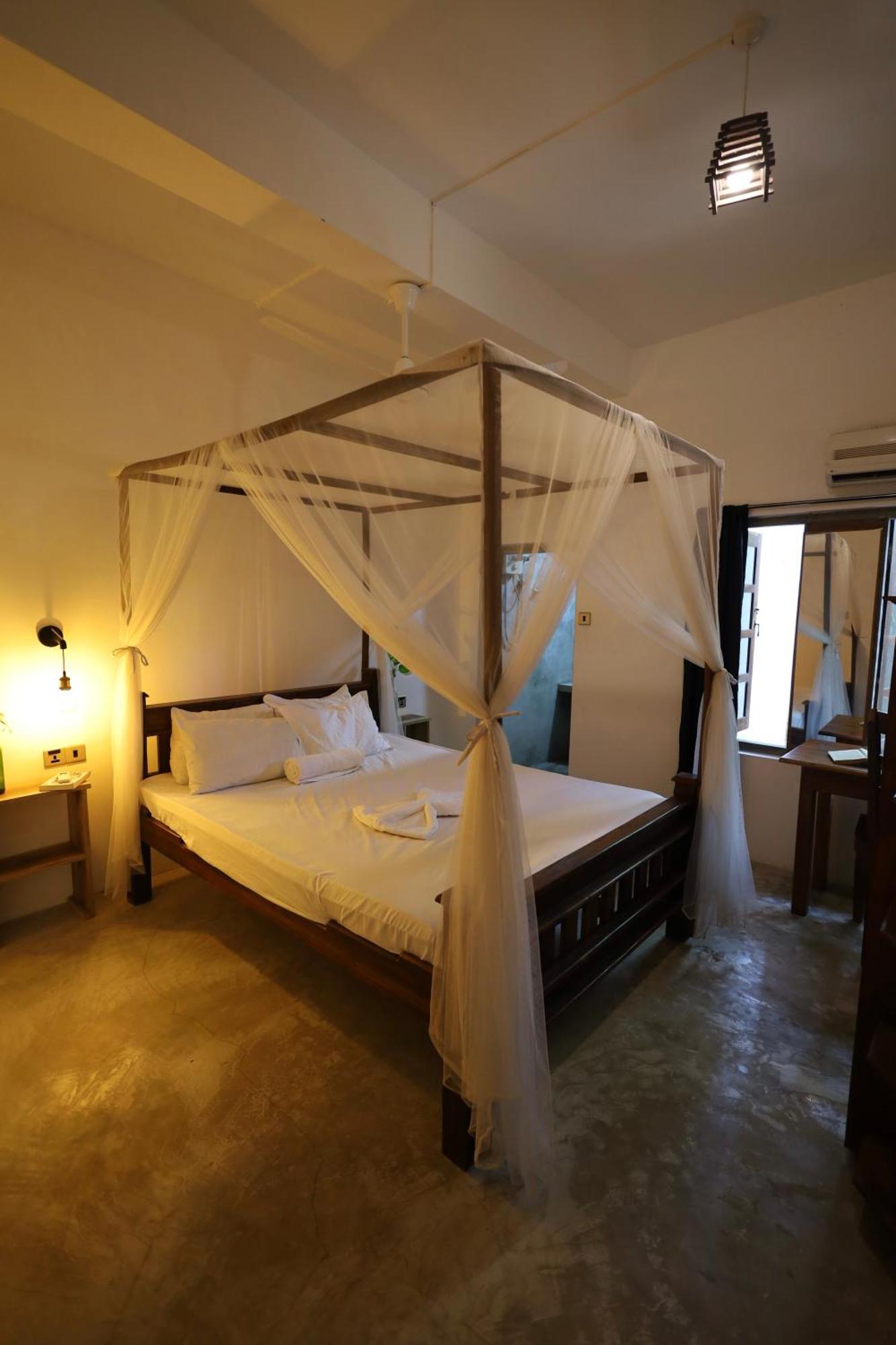 Waypoint Arugam Bay Hostel Ngoại thất bức ảnh