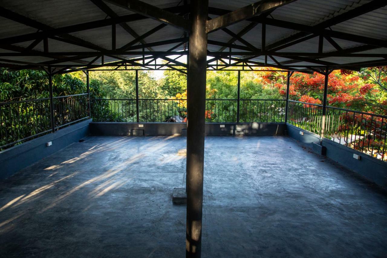Waypoint Arugam Bay Hostel Ngoại thất bức ảnh